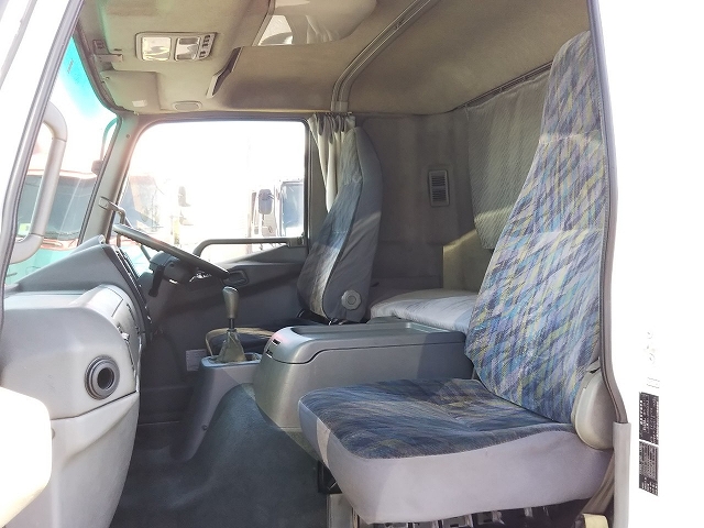 三菱ふそうファイターアルミウイング中型（4t）[写真27]