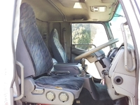 三菱ふそうファイターアルミウイング中型（4t）[写真28]