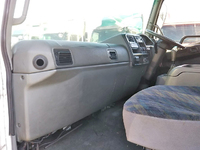 三菱ふそうファイターアルミウイング中型（4t）[写真31]