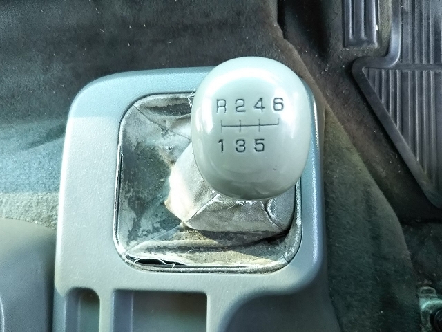 三菱ふそうファイターアルミウイング中型（4t）[写真36]