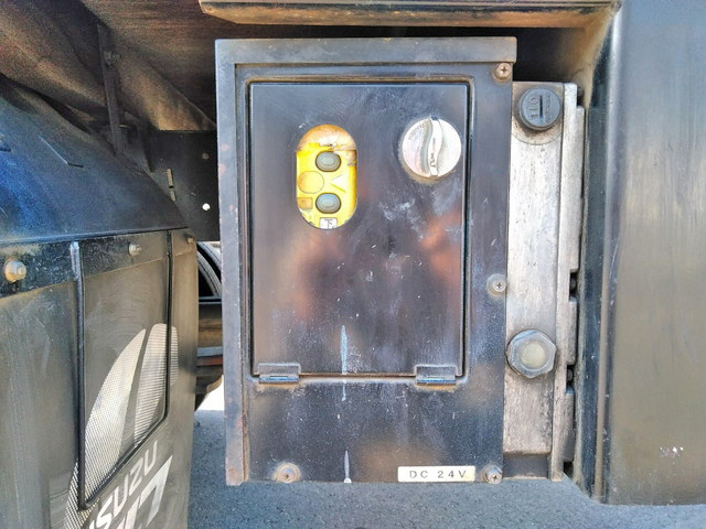 いすゞエルフ平ボディ小型（2t・3t）[写真16]