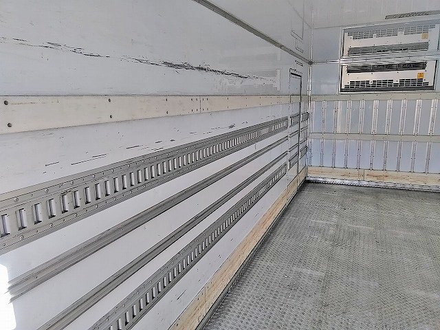 いすゞフォワード冷凍車（冷蔵車）中型（4t）[写真09]