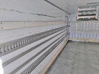 いすゞフォワード冷凍車（冷蔵車）中型（4t）[写真09]