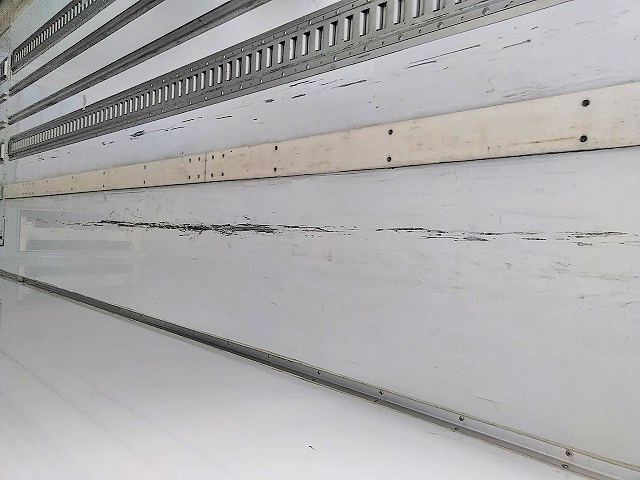 いすゞフォワード冷凍車（冷蔵車）中型（4t）[写真14]