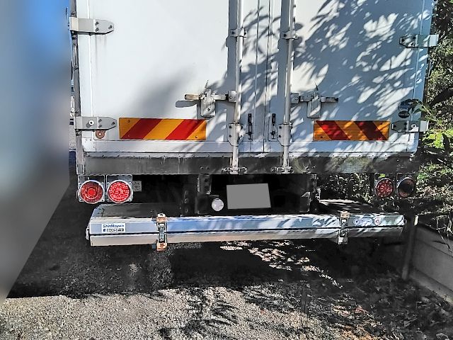 いすゞフォワード冷凍車（冷蔵車）中型（4t）[写真18]