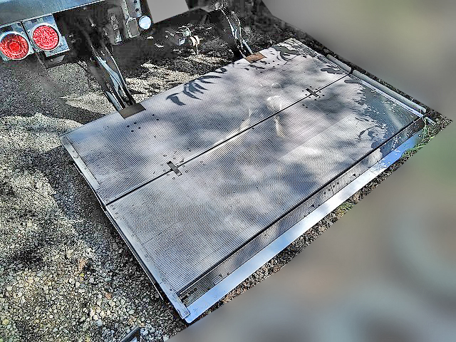 いすゞフォワード冷凍車（冷蔵車）中型（4t）[写真19]