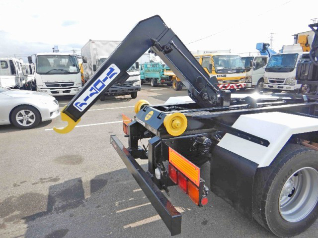 三菱ふそうファイターコンテナ専用車増トン（6t・8t）[写真10]