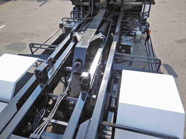 三菱ふそうファイターコンテナ専用車増トン（6t・8t）[写真12]