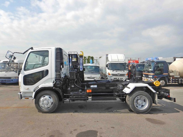 三菱ふそうファイターコンテナ専用車増トン（6t・8t）[写真05]