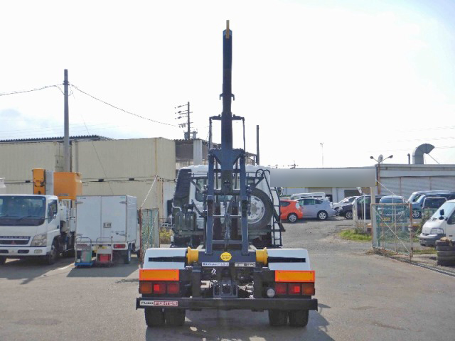 三菱ふそうファイターコンテナ専用車増トン（6t・8t）[写真09]