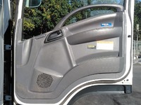 いすゞフォワードユニック4段中型（4t）[写真30]