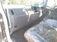 いすゞフォワードユニック4段中型（4t）[写真32]