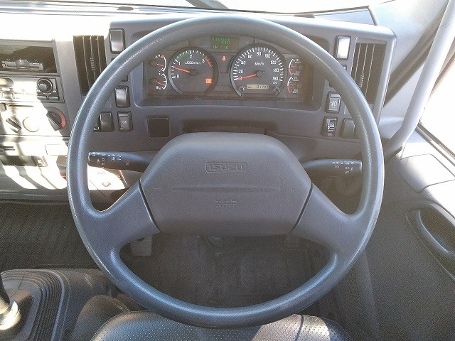 いすゞフォワードユニック4段中型（4t）[写真37]