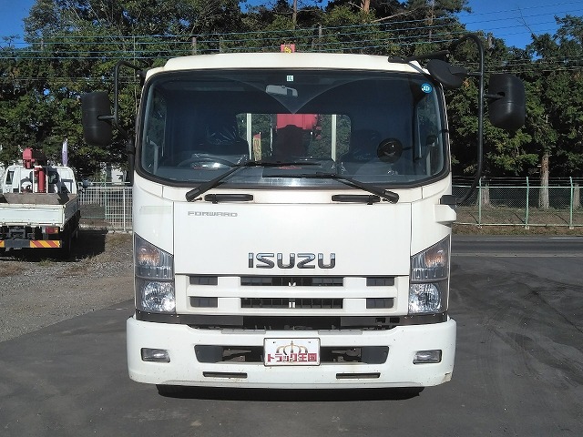 いすゞフォワードユニック4段中型（4t）[写真09]