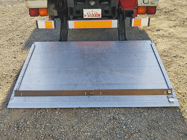 いすゞフォワードアルミバン中型（4t）[写真11]