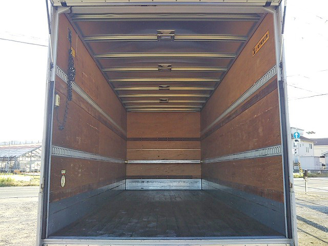 いすゞフォワードアルミバン中型（4t）[写真14]