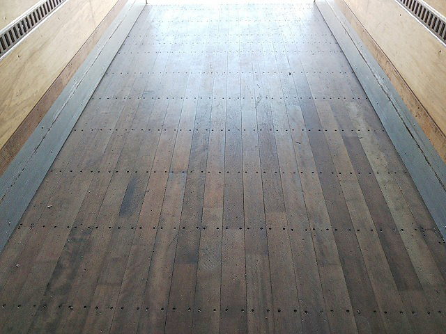 いすゞフォワードアルミバン中型（4t）[写真19]