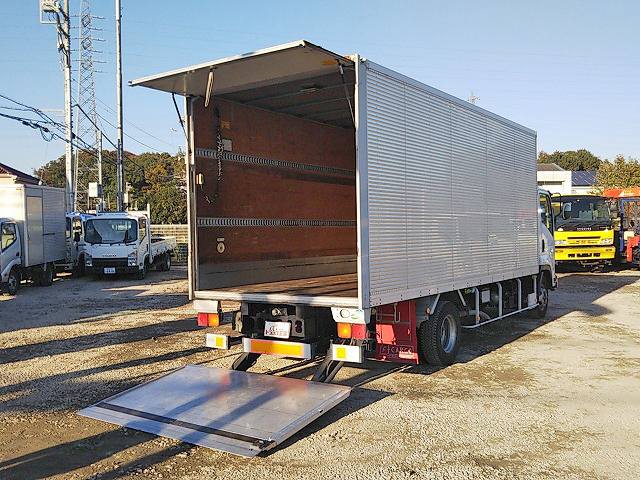 いすゞフォワードアルミバン中型（4t）[写真02]