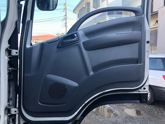いすゞフォワードアルミバン中型（4t）[写真31]
