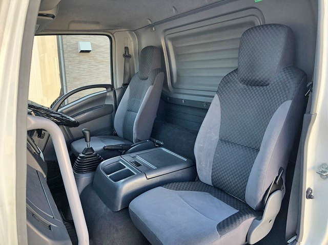 いすゞフォワードアルミバン中型（4t）[写真34]