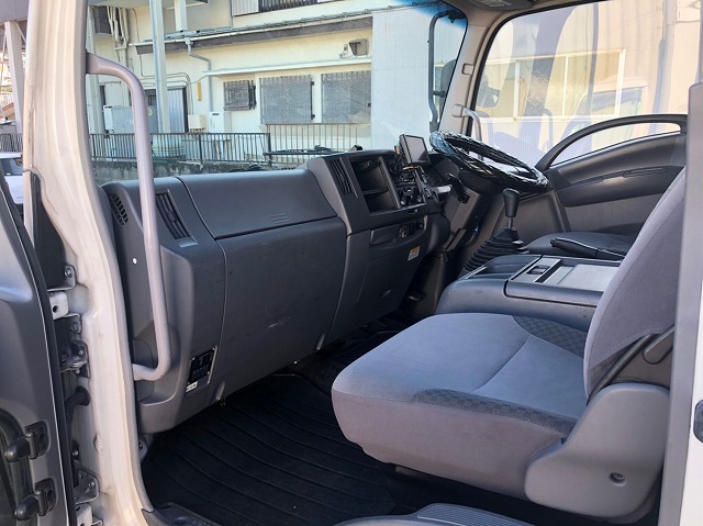 いすゞフォワードアルミバン中型（4t）[写真35]