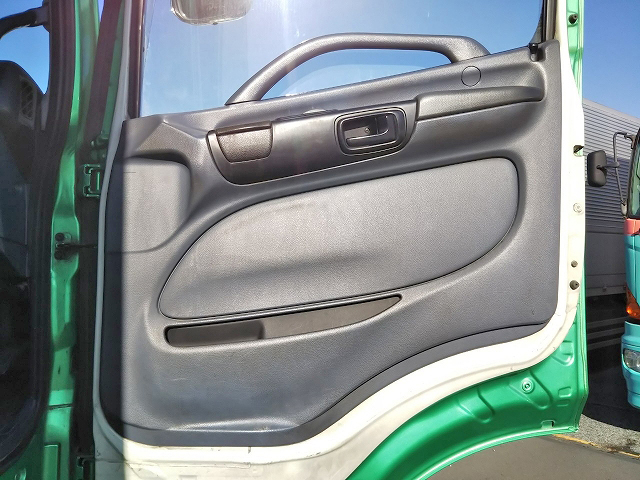 日野プロフィアアルミウイング大型（10t）[写真28]