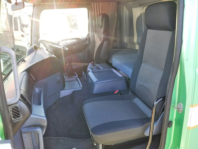 日野プロフィアアルミウイング大型（10t）[写真29]