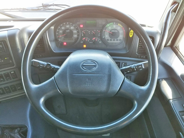 日野プロフィアアルミウイング大型（10t）[写真37]