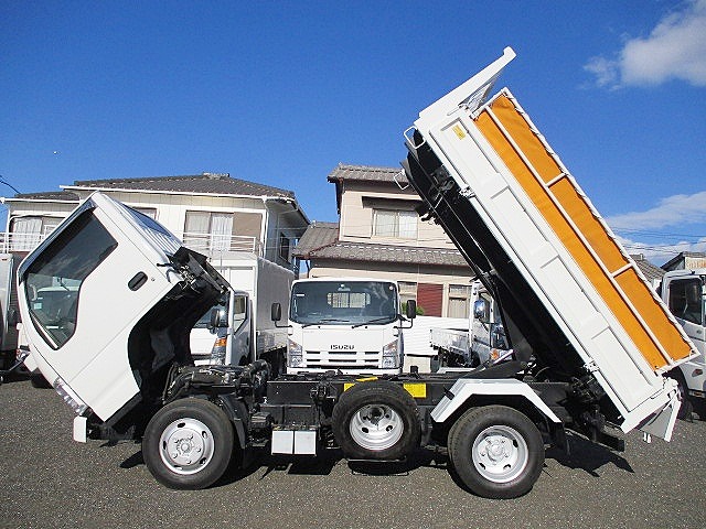 いすゞエルフダンプ小型（2t・3t）[写真12]