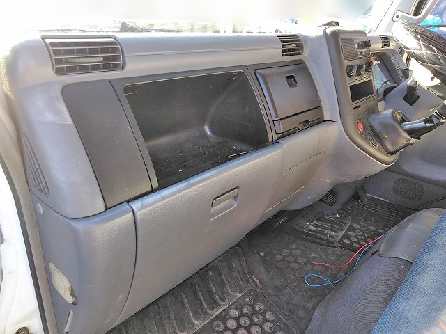 三菱ふそうキャンターダブルキャブ（Wキャブ）小型（2t・3t）[写真17]