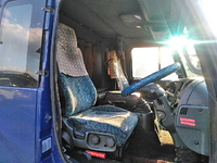 UDトラックスコンドル幌ウイング中型（4t）[写真16]