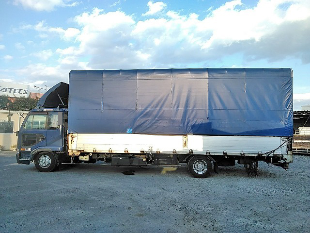 UDトラックスコンドル幌ウイング中型（4t）[写真05]