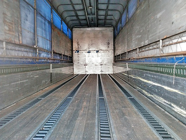 UDトラックスコンドル幌ウイング中型（4t）[写真09]