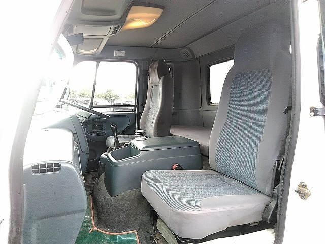 UDトラックスコンドルアルミウイング中型（4t）[写真12]