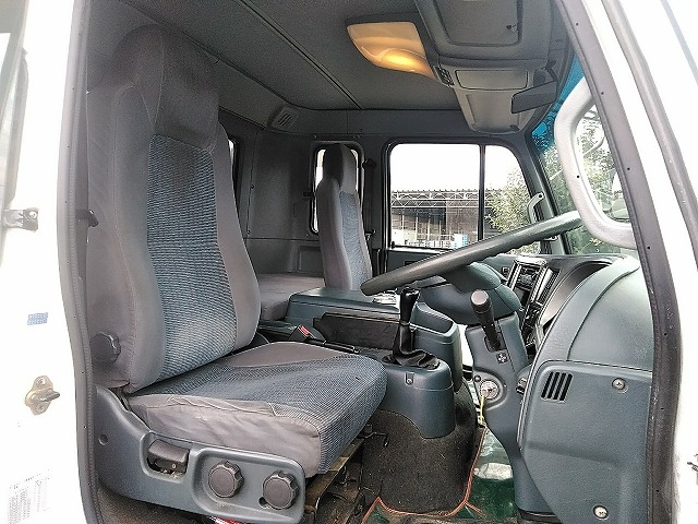 UDトラックスコンドルアルミウイング中型（4t）[写真13]