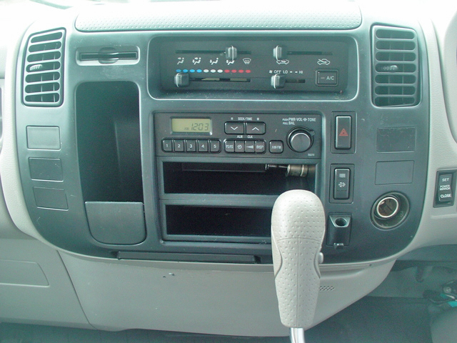 日野デュトロアルミバン小型（2t・3t）[写真13]