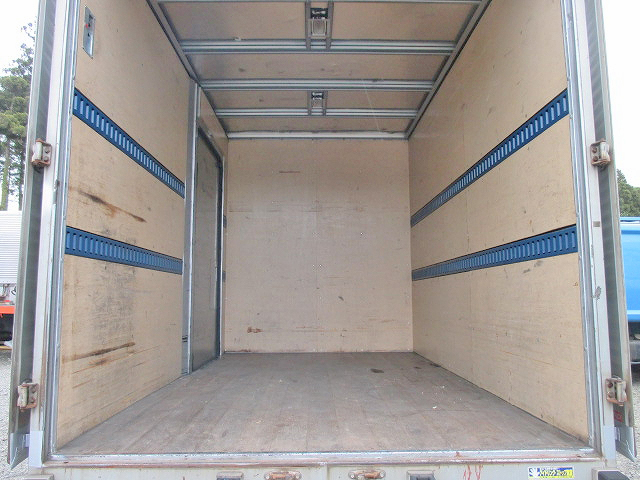 日野デュトロアルミバン小型（2t・3t）[写真05]