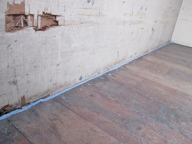 日野デュトロアルミバン小型（2t・3t）[写真07]