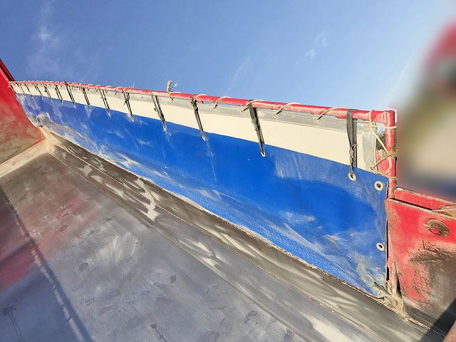 いすゞギガダンプ大型（10t）[写真12]