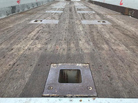 UDトラックスクオン平ボディ大型（10t）[写真14]