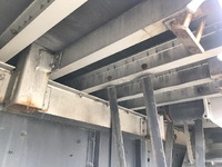 UDトラックスクオン平ボディ大型（10t）[写真17]