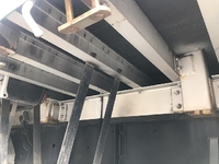 UDトラックスクオン平ボディ大型（10t）[写真19]