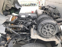 UDトラックスクオン平ボディ大型（10t）[写真24]