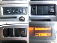 UDトラックスクオン平ボディ大型（10t）[写真33]