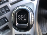 UDトラックスクオン平ボディ大型（10t）[写真35]