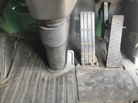 UDトラックスクオン平ボディ大型（10t）[写真36]