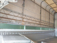 三菱ふそうキャンター幌ウイング小型（2t・3t）[写真12]