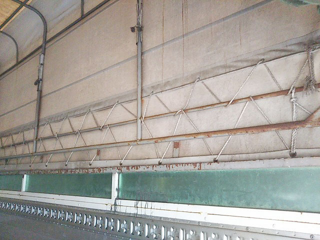 三菱ふそうキャンター幌ウイング小型（2t・3t）[写真13]