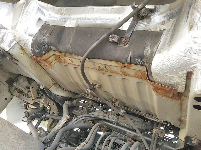 三菱ふそうキャンター幌ウイング小型（2t・3t）[写真20]