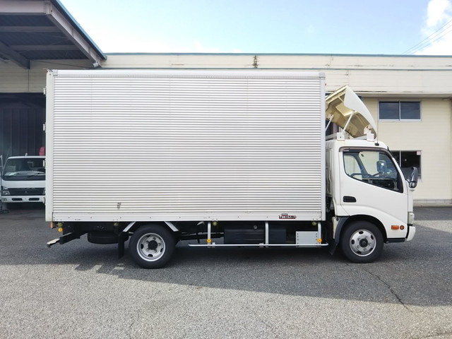 日野デュトロアルミバン小型（2t・3t）[写真06]